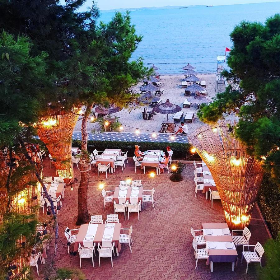 Cosmo Beach Hotel Дуррес Экстерьер фото