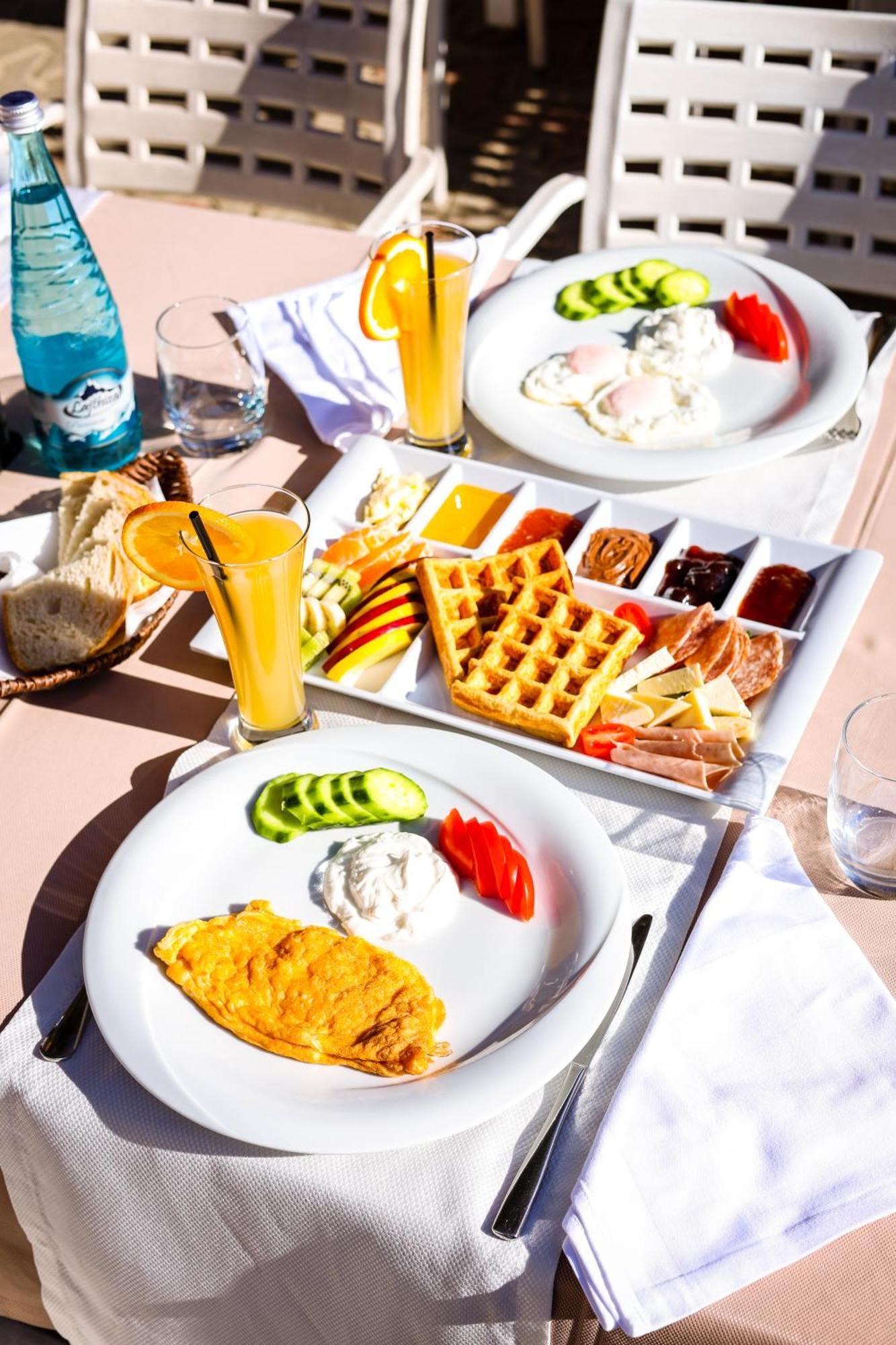 Cosmo Beach Hotel Дуррес Экстерьер фото