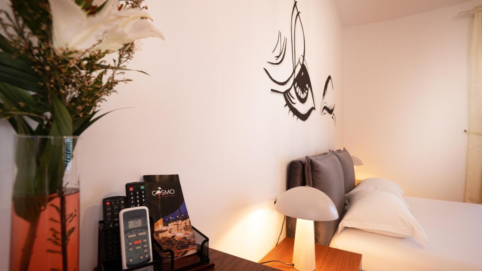 Cosmo Beach Hotel Дуррес Экстерьер фото