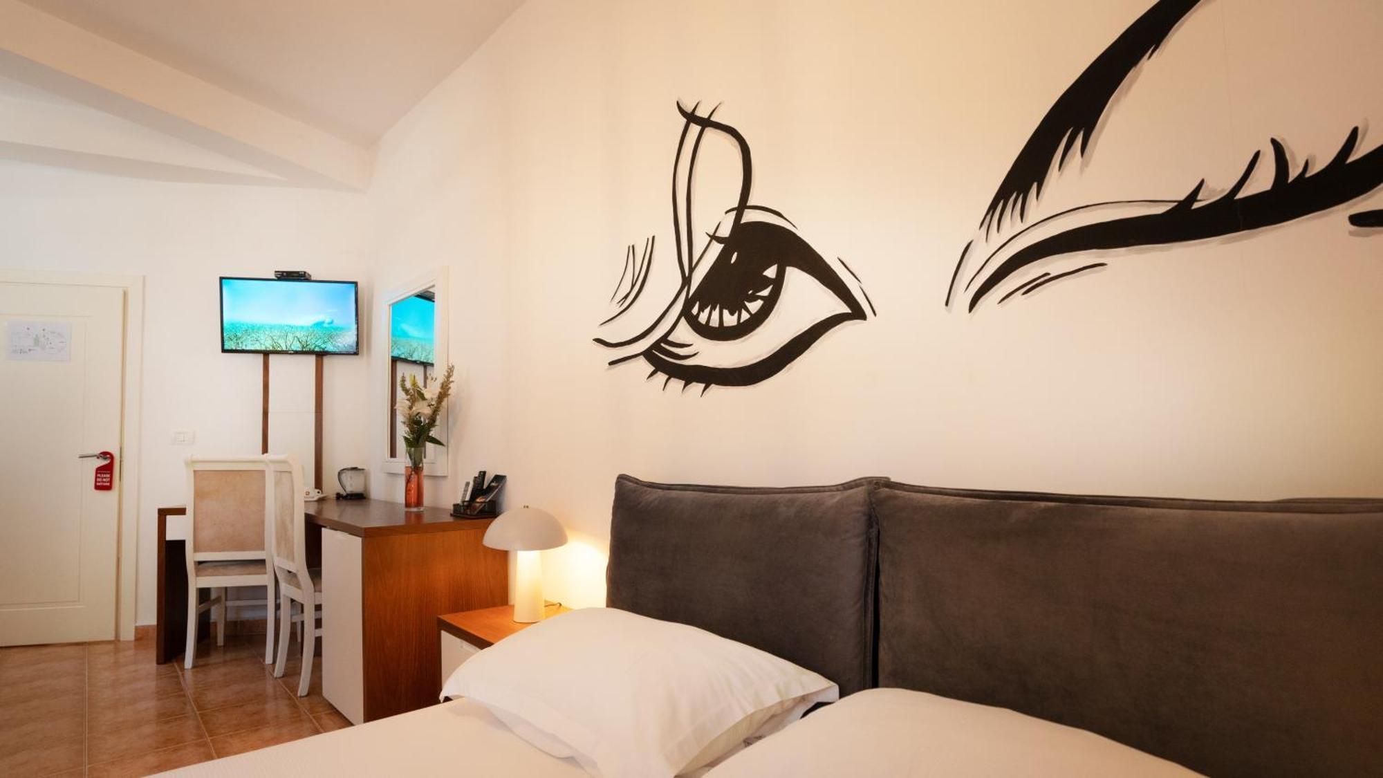 Cosmo Beach Hotel Дуррес Экстерьер фото