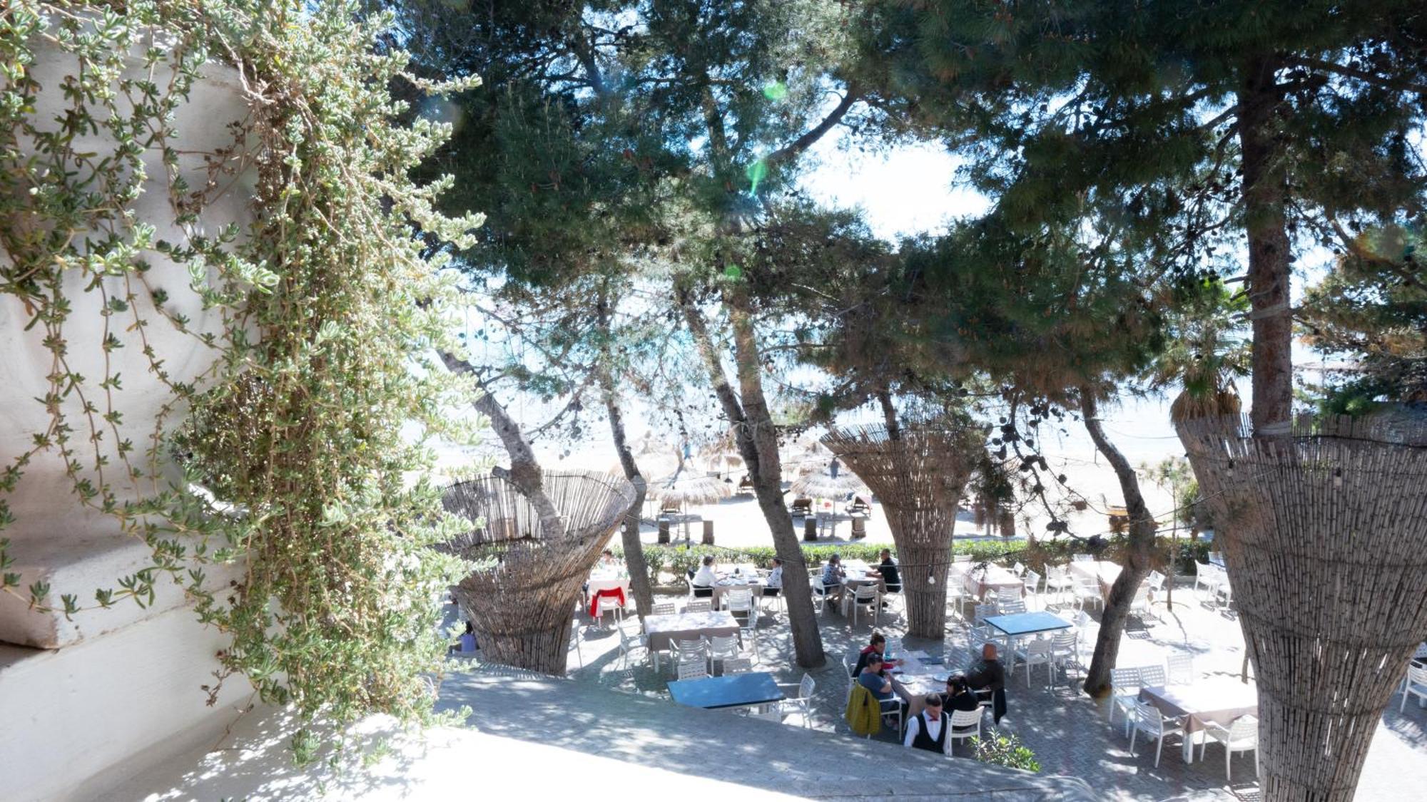 Cosmo Beach Hotel Дуррес Экстерьер фото